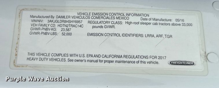 image for item LR9468 2017 Freightliner  Cascadia  semi truck