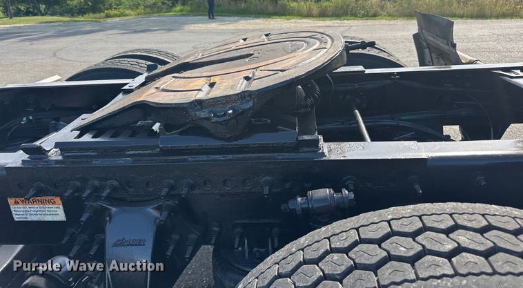 image for item LR9469 2017 Freightliner Cascadia semi truck