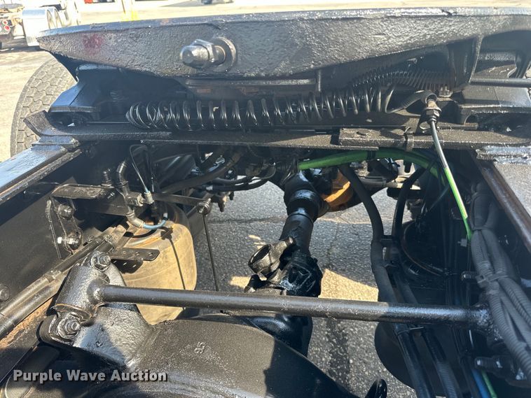 image for item LR9469 2017 Freightliner Cascadia semi truck