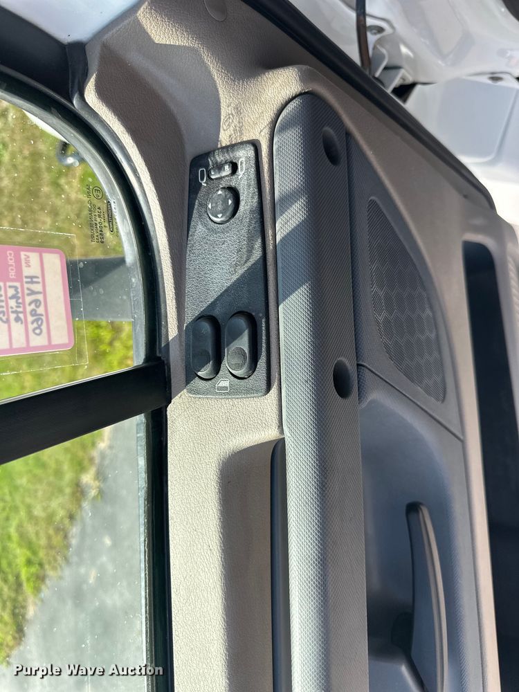 image for item LR9469 2017 Freightliner Cascadia semi truck