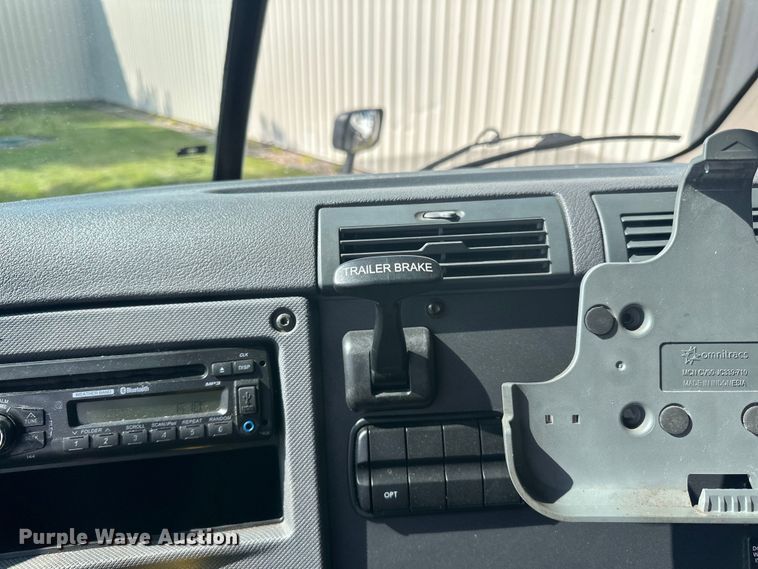 image for item LR9469 2017 Freightliner Cascadia semi truck