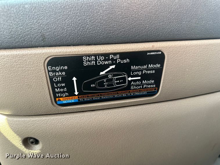 image for item LR9469 2017 Freightliner Cascadia semi truck