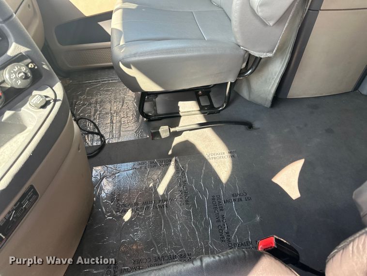 image for item LR9469 2017 Freightliner Cascadia semi truck