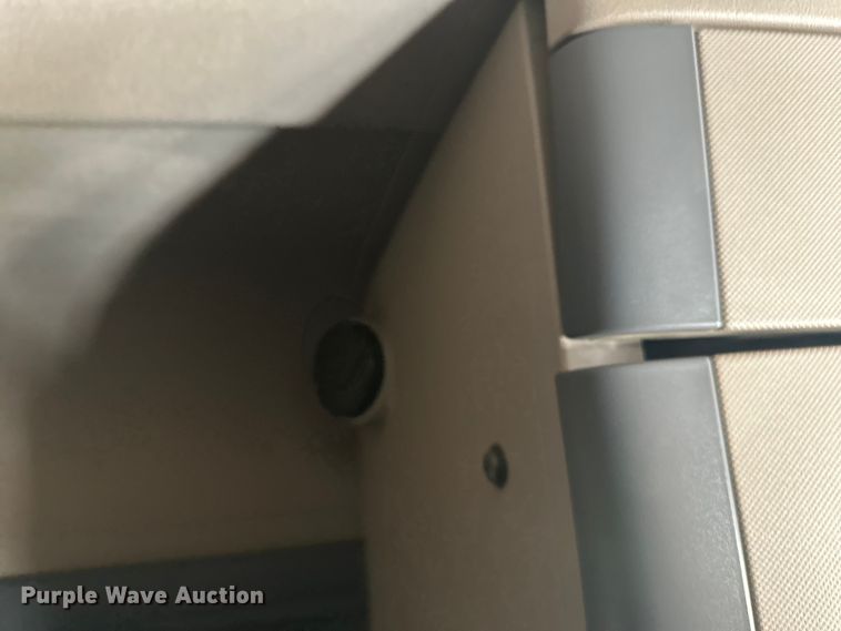 image for item LR9469 2017 Freightliner Cascadia semi truck