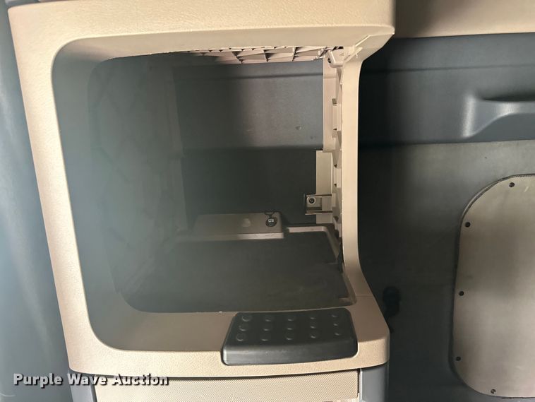 image for item LR9469 2017 Freightliner Cascadia semi truck