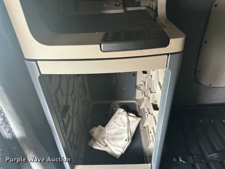 image for item LR9469 2017 Freightliner Cascadia semi truck