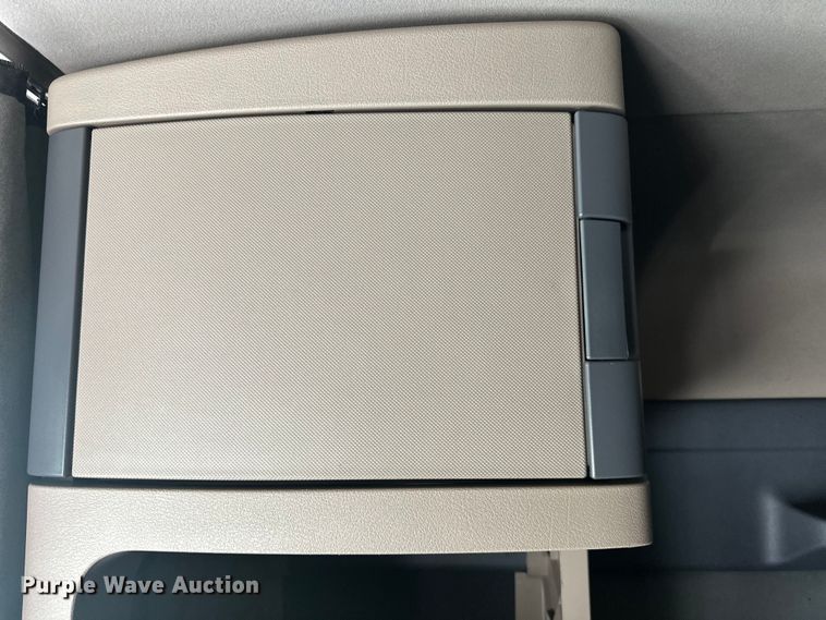 image for item LR9469 2017 Freightliner Cascadia semi truck