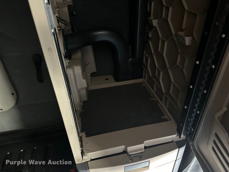 image for item LR9469 2017 Freightliner Cascadia semi truck