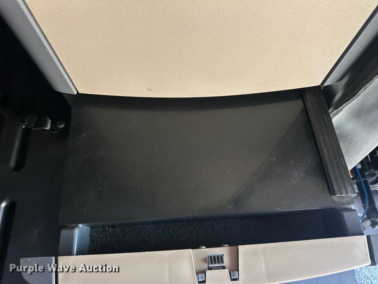 image for item LR9469 2017 Freightliner Cascadia semi truck