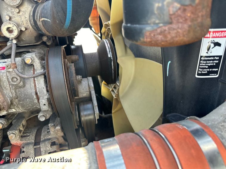 image for item LR9469 2017 Freightliner Cascadia semi truck