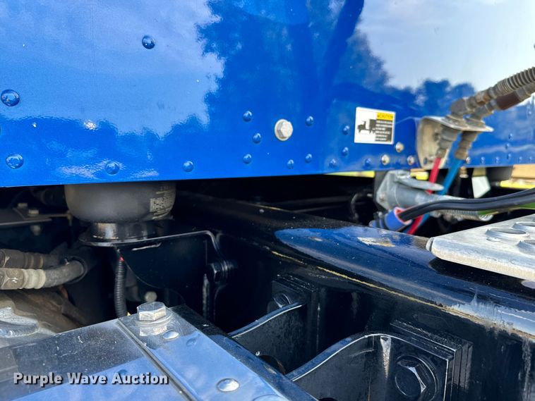 image for item NQ9754 2022 Kenworth W900 semi truck