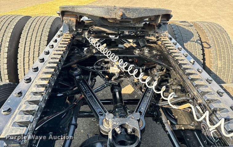 image for item NQ9754 2022 Kenworth W900 semi truck