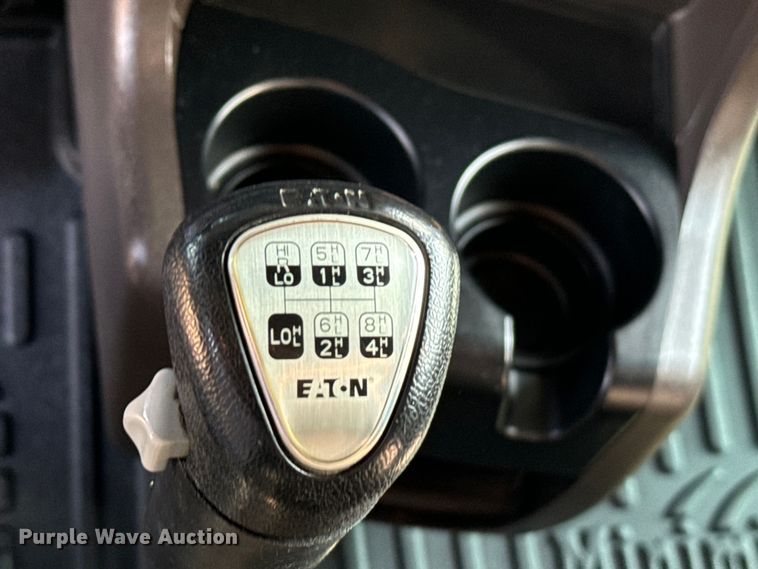 image for item NQ9754 2022 Kenworth W900 semi truck