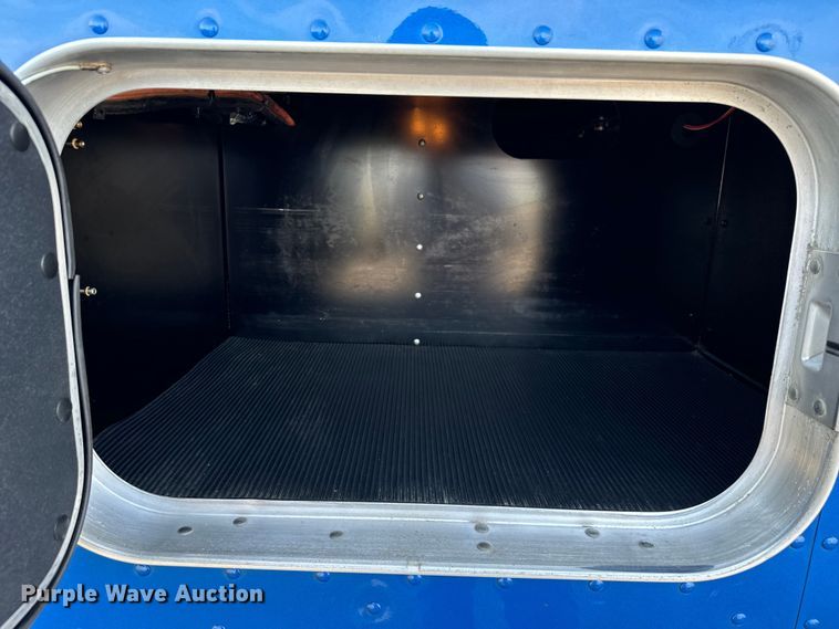 image for item NQ9754 2022 Kenworth W900 semi truck