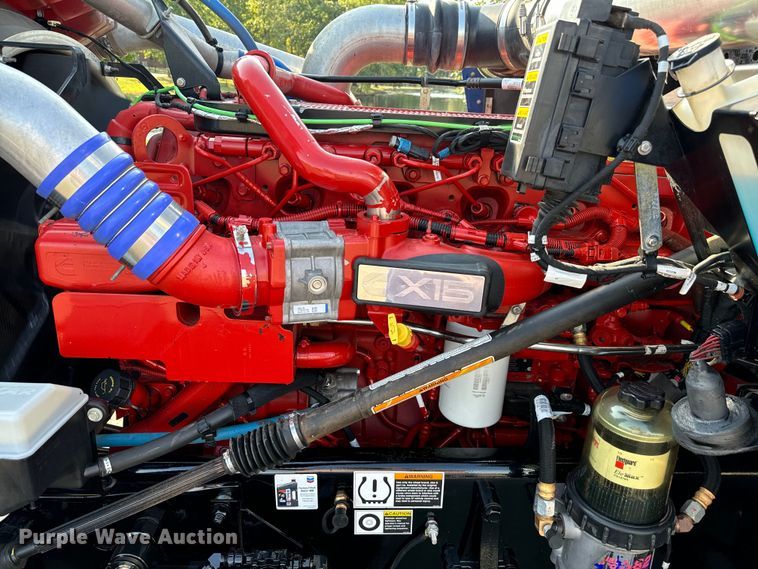 image for item NQ9754 2022 Kenworth W900 semi truck