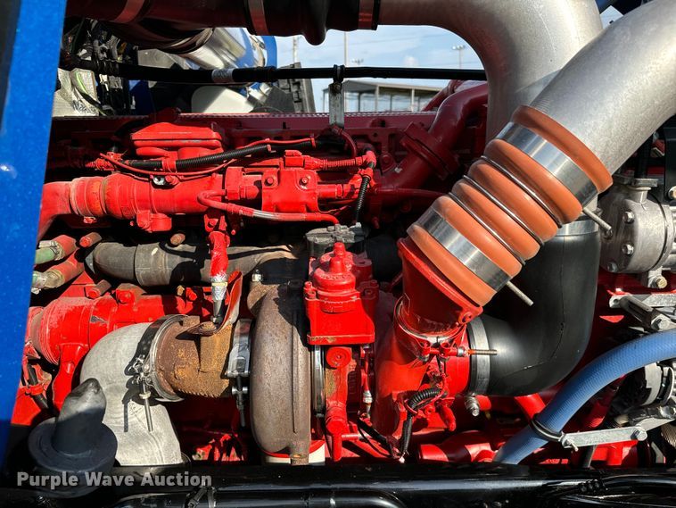 image for item NQ9754 2022 Kenworth W900 semi truck