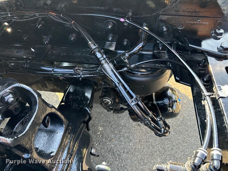 image for item NQ9754 2022 Kenworth W900 semi truck