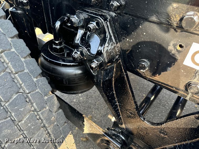 image for item NQ9754 2022 Kenworth W900 semi truck