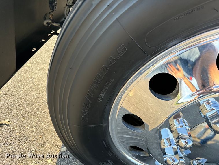 image for item NQ9754 2022 Kenworth W900 semi truck