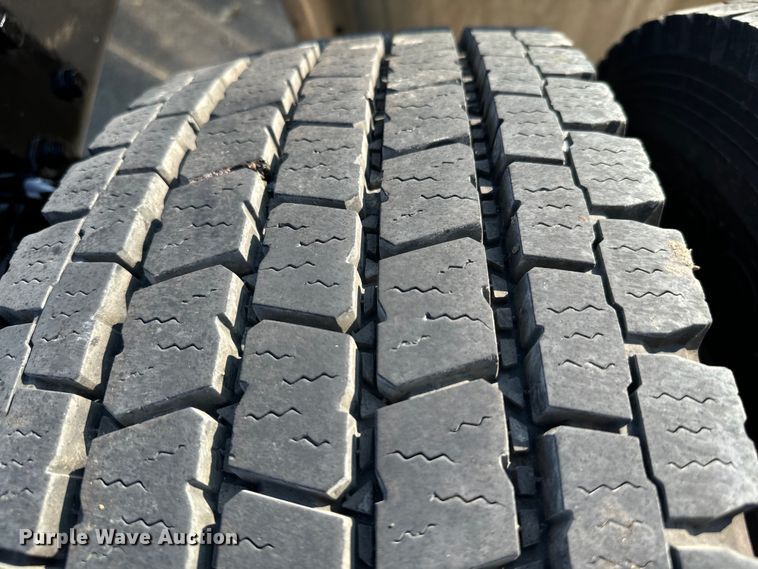 image for item NQ9754 2022 Kenworth W900 semi truck