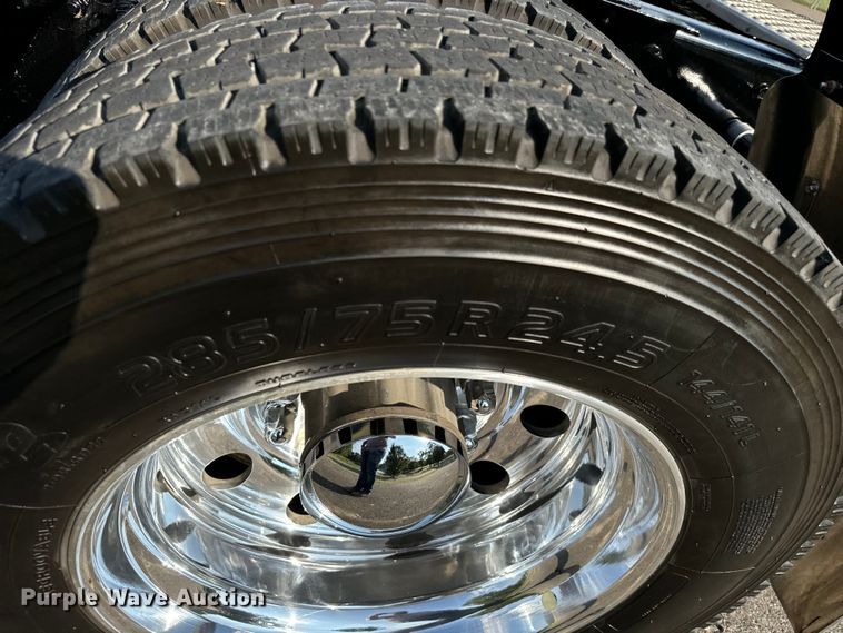 image for item NQ9754 2022 Kenworth W900 semi truck