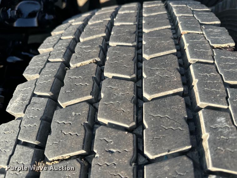 image for item NQ9754 2022 Kenworth W900 semi truck