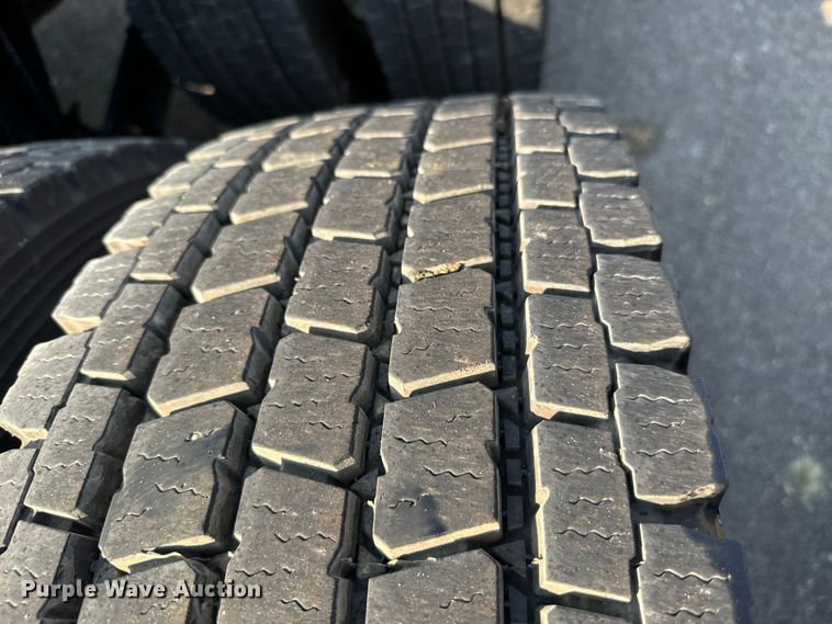 image for item NQ9754 2022 Kenworth W900 semi truck