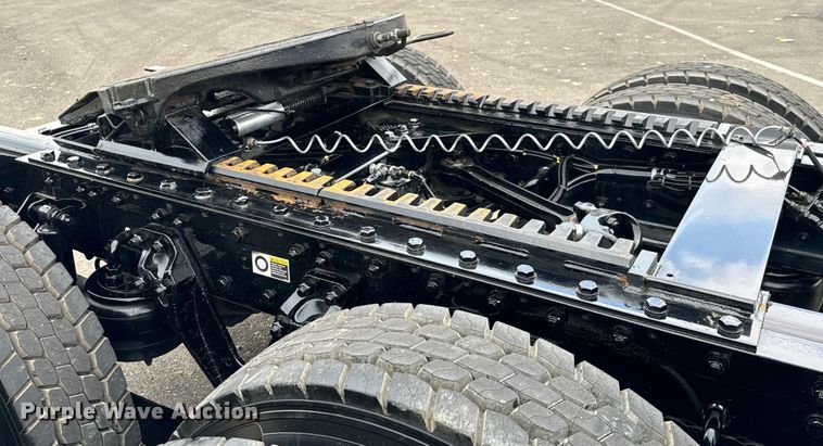 image for item NQ9756 2022 Kenworth W900 semi truck