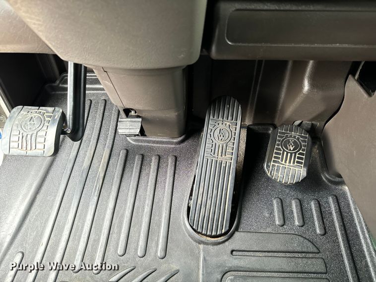 image for item NQ9756 2022 Kenworth W900 semi truck