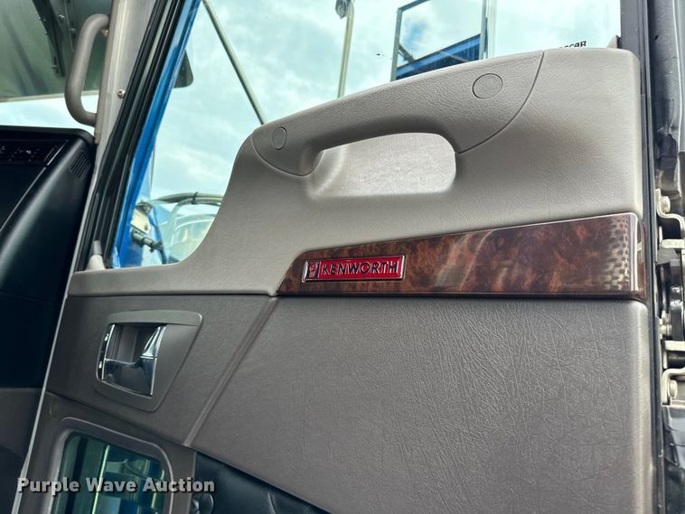 image for item NQ9756 2022 Kenworth W900 semi truck
