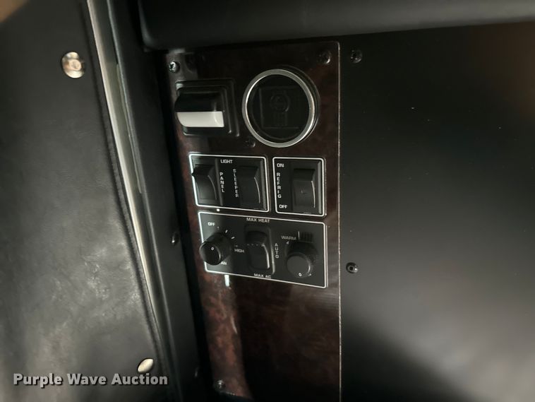 image for item NQ9756 2022 Kenworth W900 semi truck