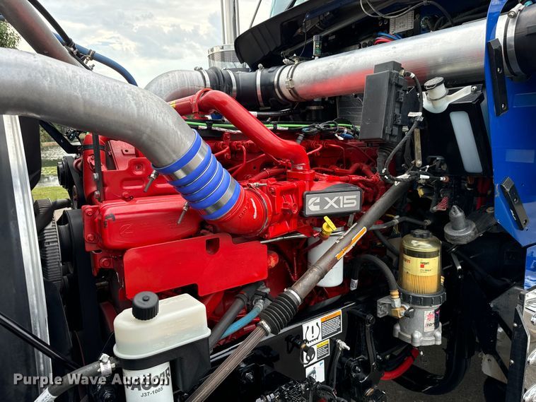 image for item NQ9756 2022 Kenworth W900 semi truck