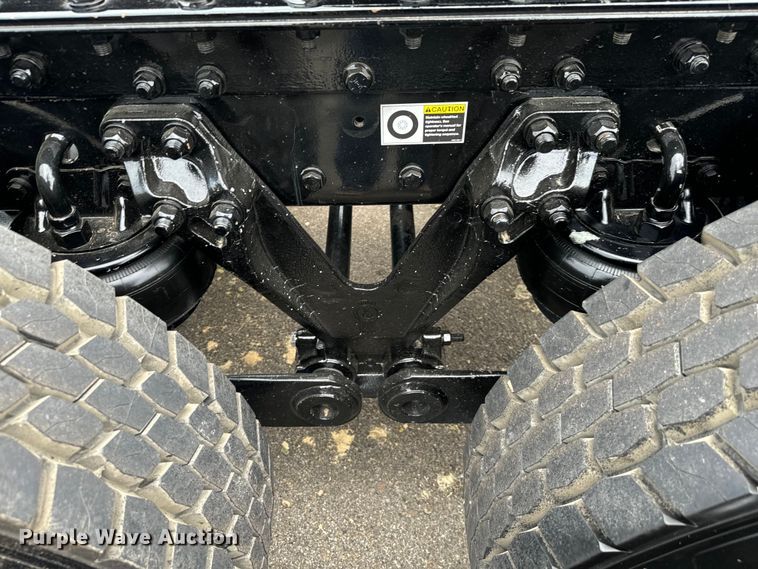 image for item NQ9756 2022 Kenworth W900 semi truck