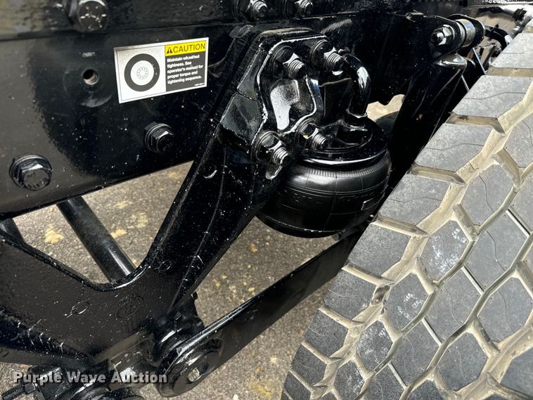 image for item NQ9756 2022 Kenworth W900 semi truck