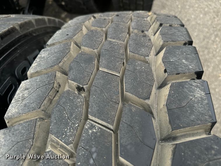 image for item NQ9756 2022 Kenworth W900 semi truck