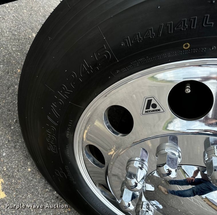 image for item NQ9756 2022 Kenworth W900 semi truck