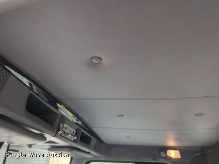 image for item NW9664 2016 Kenworth T800 semi truck