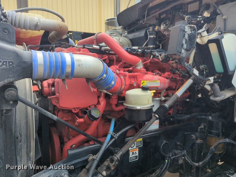 image for item NW9664 2016 Kenworth T800 semi truck