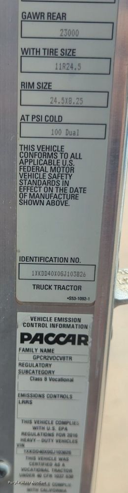 image for item NW9664 2016 Kenworth T800 semi truck