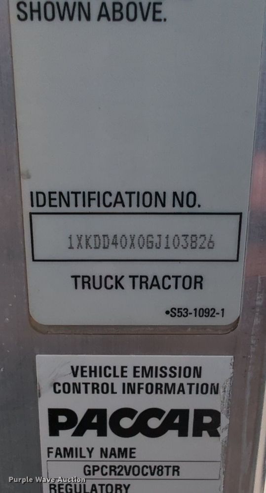 image for item NW9664 2016 Kenworth T800 semi truck