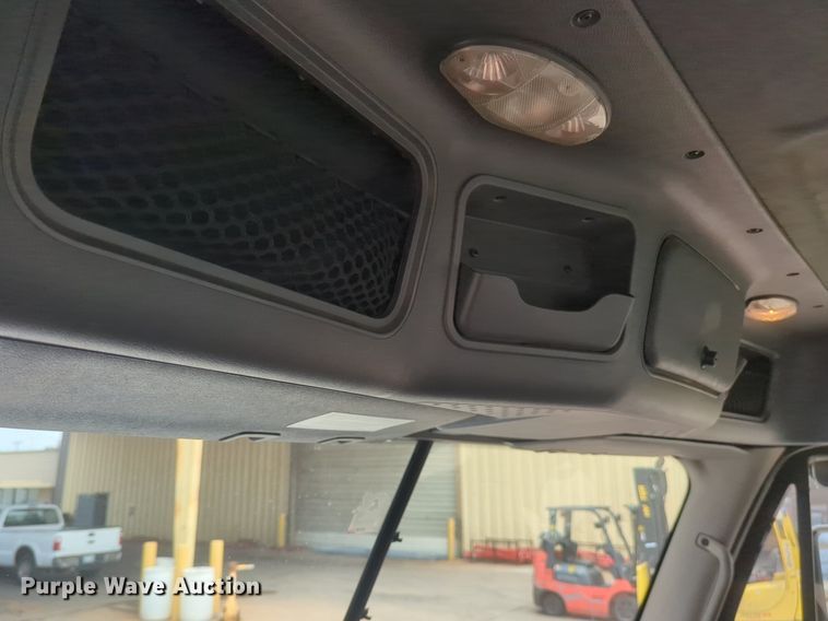 image for item NW9665 2012 Freightliner Cascadia semi truck