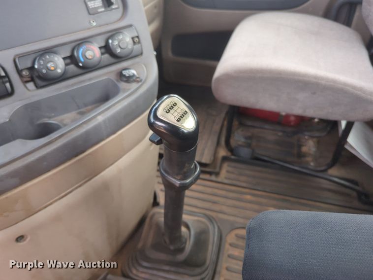 image for item NW9665 2012 Freightliner Cascadia semi truck