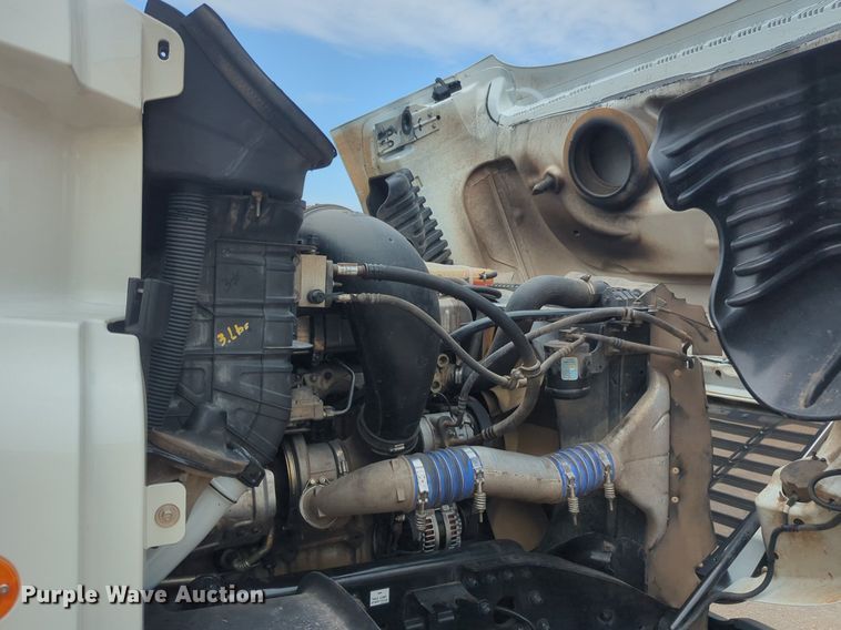 image for item NW9665 2012 Freightliner Cascadia semi truck