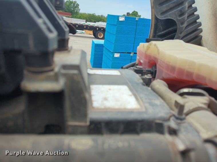 image for item NW9665 2012 Freightliner Cascadia semi truck