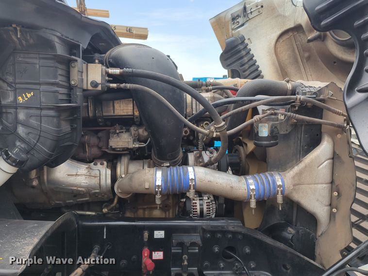 image for item NW9665 2012 Freightliner Cascadia semi truck