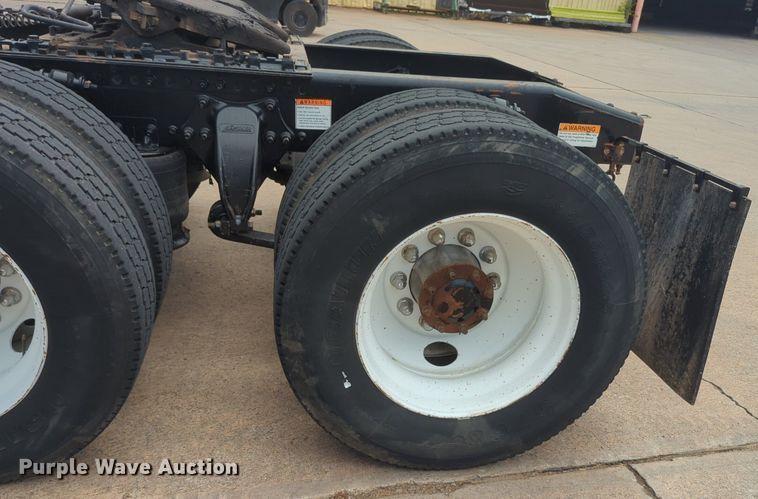 image for item NW9665 2012 Freightliner Cascadia semi truck