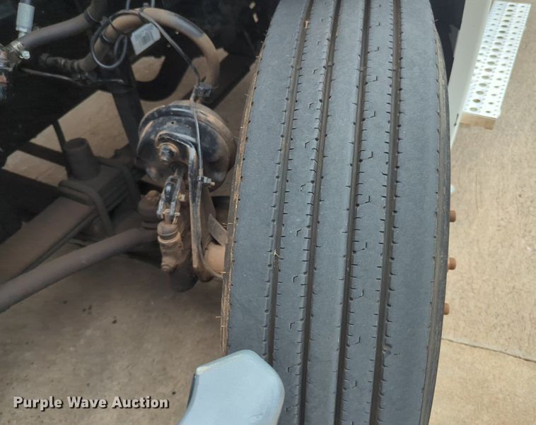 image for item NW9665 2012 Freightliner Cascadia semi truck