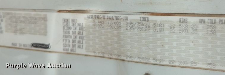 image for item NW9665 2012 Freightliner Cascadia semi truck