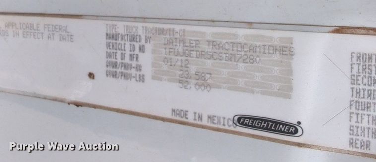 image for item NW9665 2012 Freightliner Cascadia semi truck