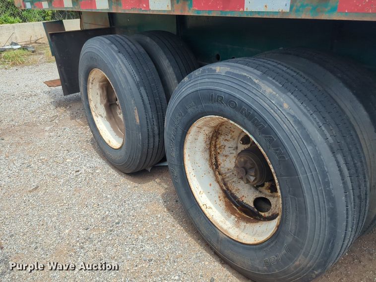 image for item NW9666 1993 Fontaine FTW-5-8048SLAW flatbed trailer